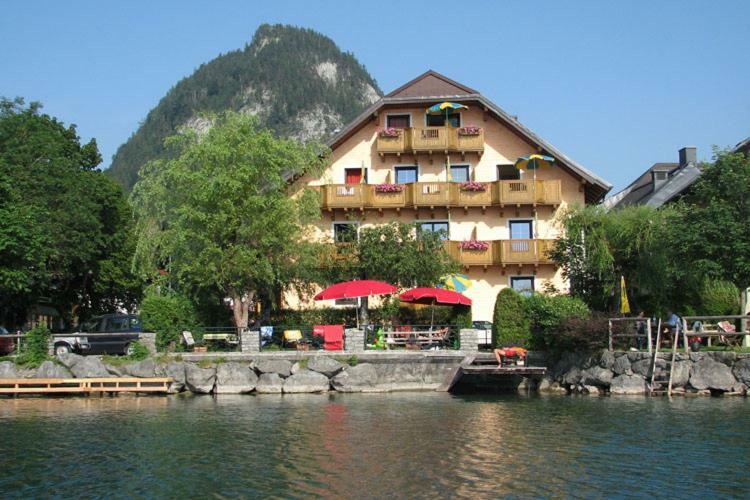 ホテル Haus Am See フシュル・アム・ゼー エクステリア 写真